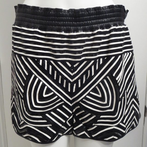 NEW EMILIO PUCCI $5685 Runway Black Patterned Lamb Leather Dress Shorts 44 8 10 - Picture 1 of 14